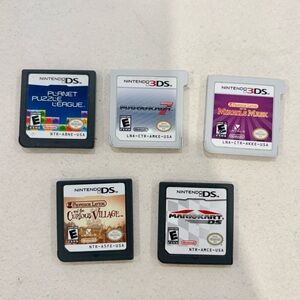 Nintendo DS and 3DS Game Cartridge Collection - Multicolor